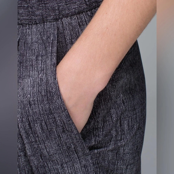 Lululemon Rollin' With My Omies Burlap Texture Dune Black yoga jogger pants 4 - Picture 7 of 15